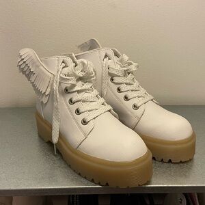 YRU Youth Rise Up Angel Wing Booties